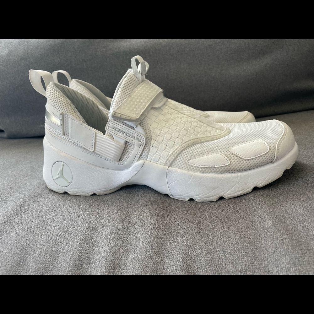 Mens Nike Jordon Trunner Lx Triple White.